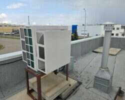 Rooftop condensing units on a commercial building